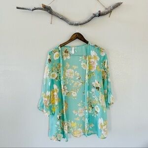 3/$20 Xhilaration Light Green Floral Ruffle Sleeve Kimono